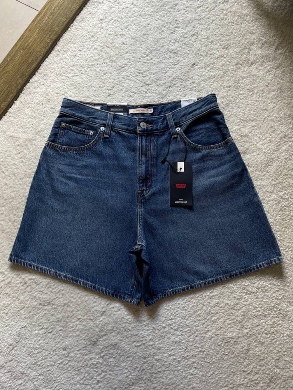 NWT Levi's High Rise Baggy Lightweight Shorts Size 30